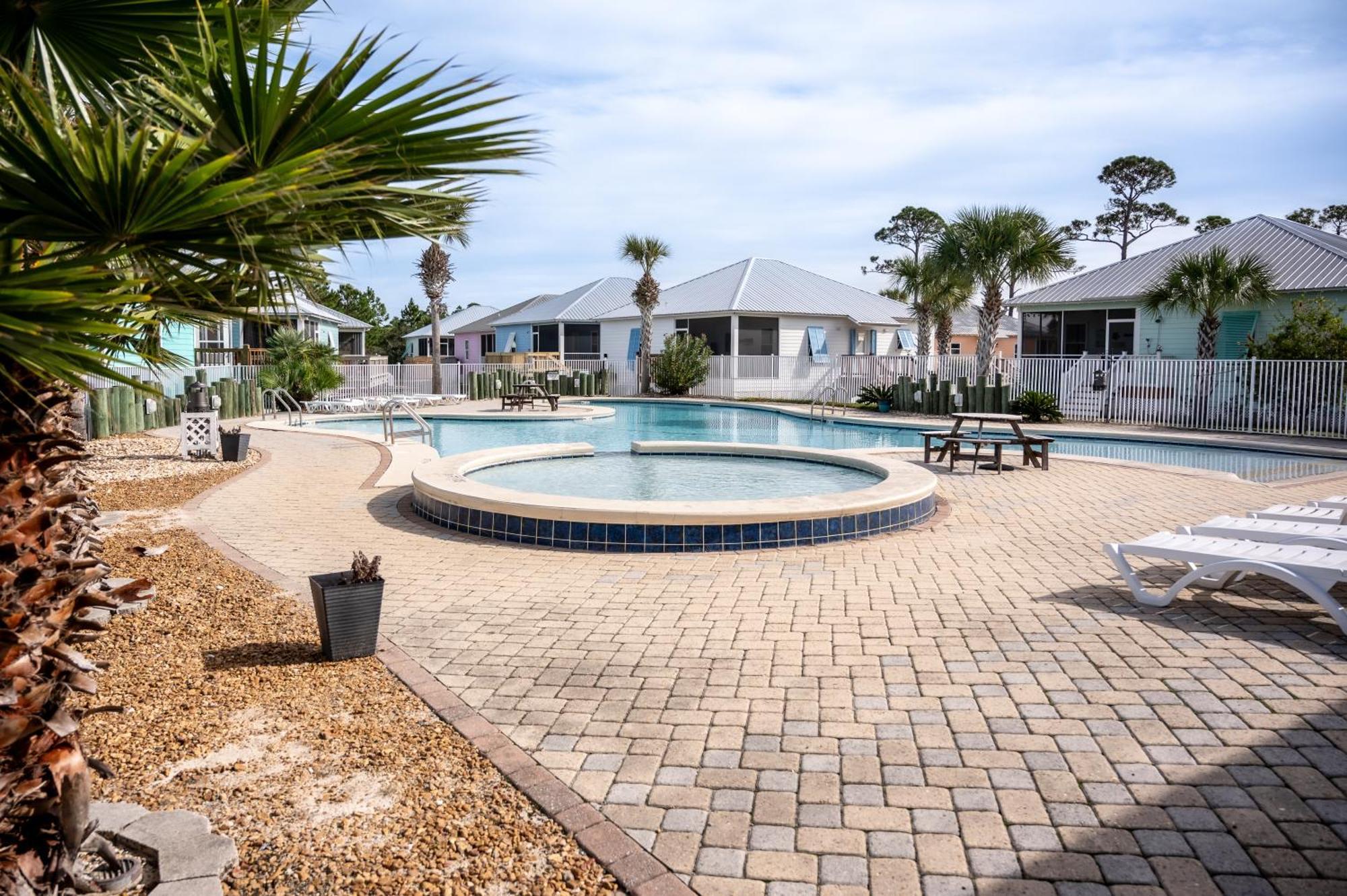 Cottage Beach House Steps From Beach 3 Bedroom 2 Bath Gulf Shores Exterior photo